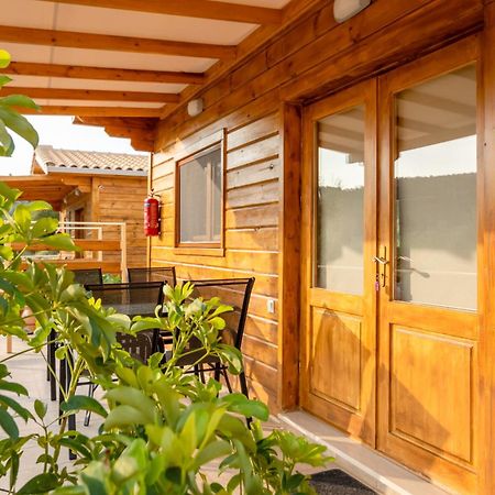 Agrelia Homes Dragano Luaran gambar